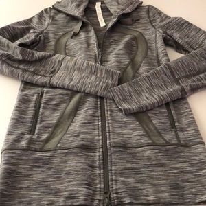 🕊🌷🕊LULULEMON ZIP 🌷🕊🌷